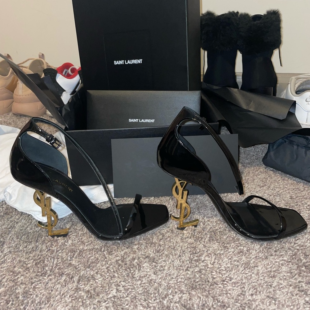 OPYUM YSL HEELS PATENT LEATHER WITH GOLDTONED HEEL